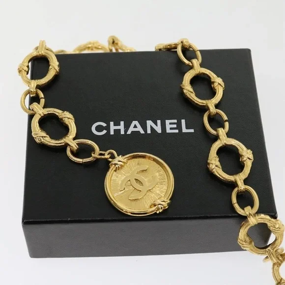 Chanel Gold Medallion Chain Statement Belt - Picture 6 of 7